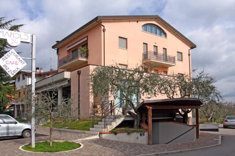 Camere Rufino A POCHI CHILOMETRI DAL CENTRO DI PERUGIA E DA ASSISI Bed and Breakfast in Umbria