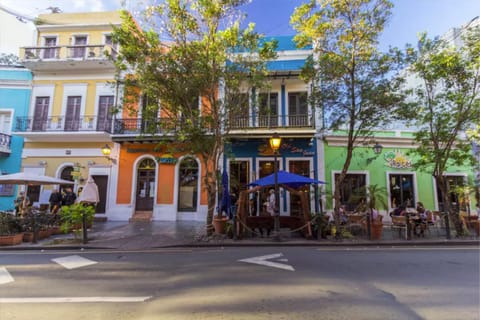 Property building, Neighbourhood, City view, Location