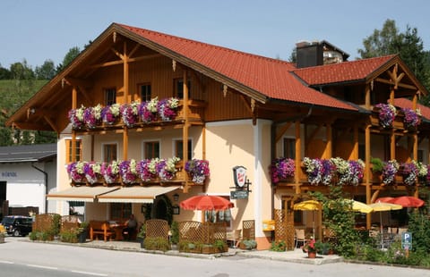 Facade/entrance, Summer