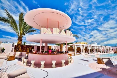 Lounge or bar, Swimming pool