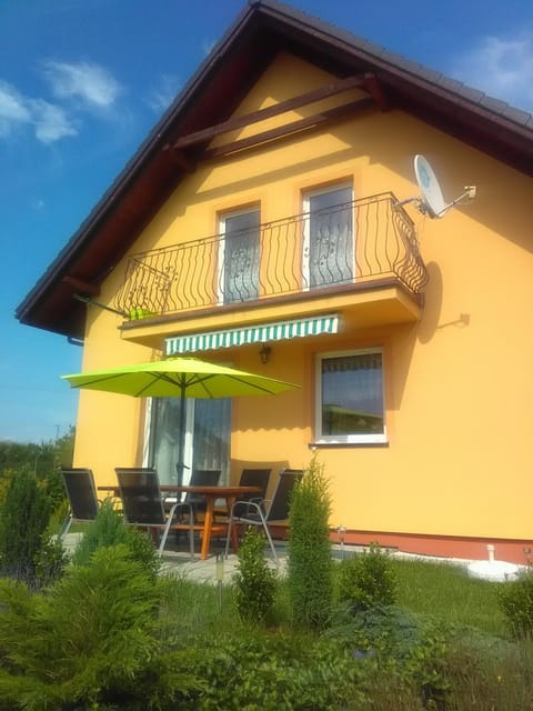 Property building, Garden, Balcony/Terrace, Garden view