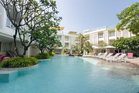 Property building, Patio, Day, Beach, On site, Pool view, Area and facilities, Area and facilities, Swimming pool, sunbed