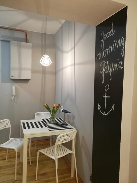 Property logo or sign, Coffee/tea facilities, Dining area