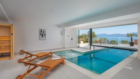 Massage, Steam room, Swimming pool