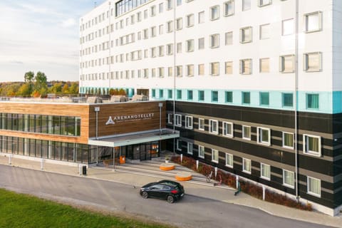 Facade/entrance