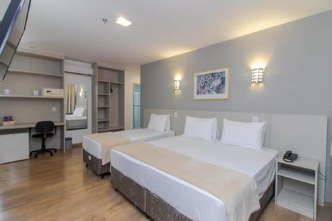 Bed, TV and multimedia, Photo of the whole room, Bedroom, minibar, safe