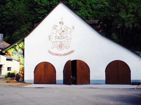Property building, Facade/entrance, Property logo or sign
