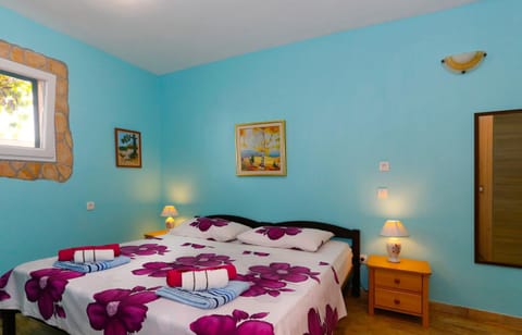 Stonehouse with swimming pool Villa Anita House in Šibenik-Knin County, Croatia