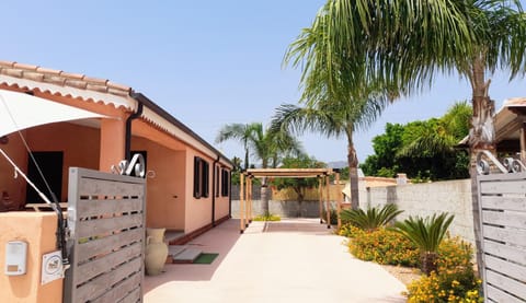 Property building, Garden, Garden view