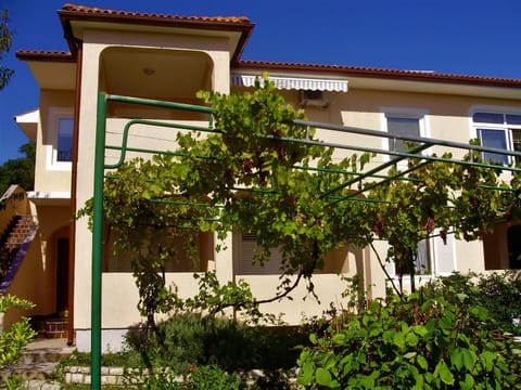 Property building, Facade/entrance, Balcony/Terrace