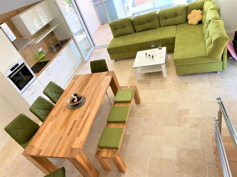 Kitchen or kitchenette, Living room