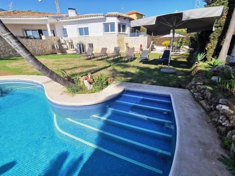 Villa Jazz with 7 bedrooms, close to Fontanilla Beach in Marbella Villa in Marbella