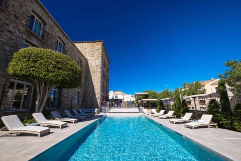 Property building, Swimming pool