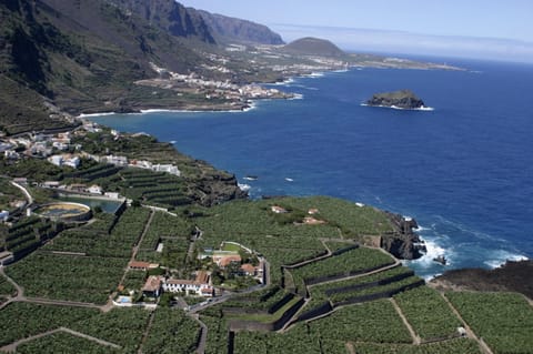 Nearby landmark, Day, Natural landscape, Bird's eye view, Beach, Mountain view, Sea view, Area and facilities