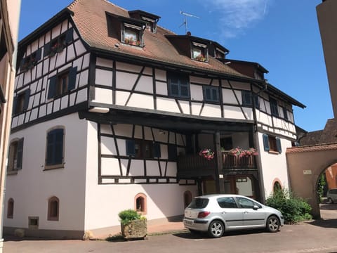 Property building, Facade/entrance