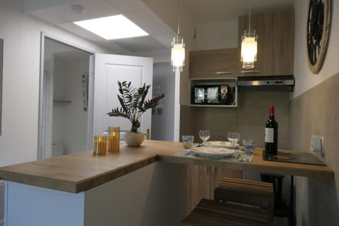 Studio meublé face au golf Apartment in Mouans-Sartoux