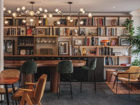 Library, Living room, Seating area