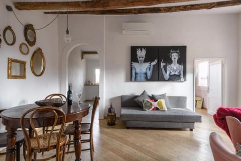 Elegante Luminoso Attico Centralissimo Apartment in Siena