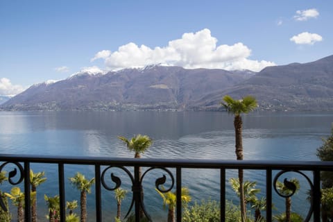 Decorative detail, Garden view, Lake view