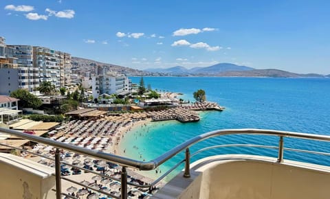Day, Natural landscape, City view, Mountain view, sunbed