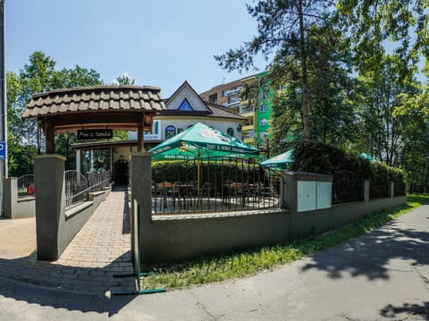 Facade/entrance, Lounge or bar