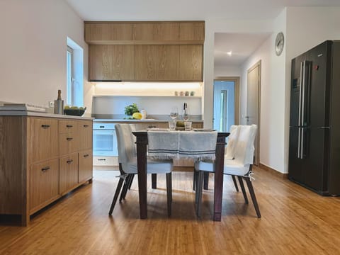 Living room, Dining area, kitchen