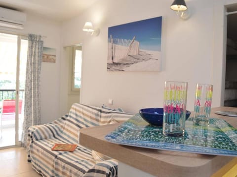 Confortable Appartement 4 Couchages Proche Plage à Sainte-Maxime - FR-1-226-304 Apartment in Sainte-Maxime