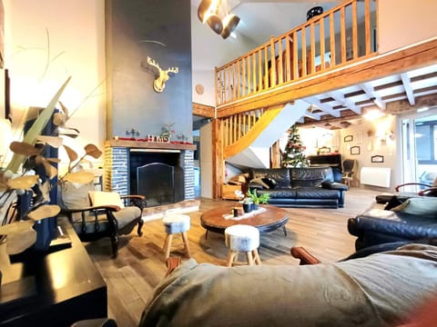 Living room, fireplace, fireplace
