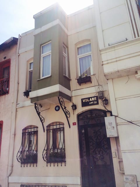 Facade/entrance