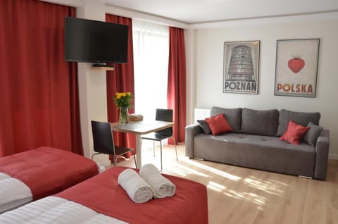 TV and multimedia, Seating area, Bedroom