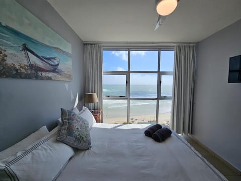 Bed, TV and multimedia, Sea view, towels