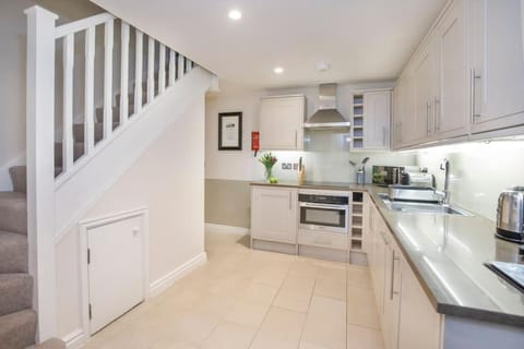 Coffee/tea facilities, Kitchen or kitchenette, dishwasher, minibar, pet friendly, stove, toaster