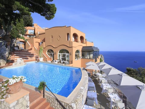 Restaurant/places to eat, View (from property/room), Pool view, Swimming pool, sunbed