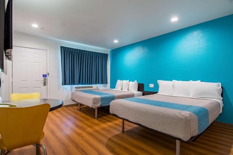 TV and multimedia, Bedroom, On site