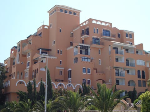 Property building, Nearby landmark, Facade/entrance, Floor plan