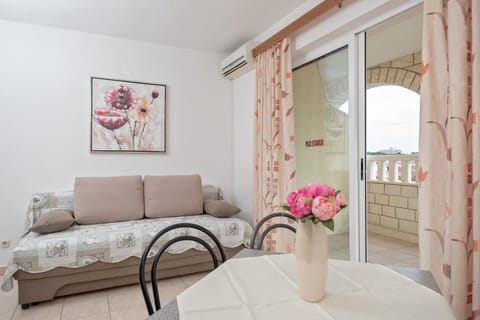 Apartmani Putnik Apartment hotel in Baška Voda