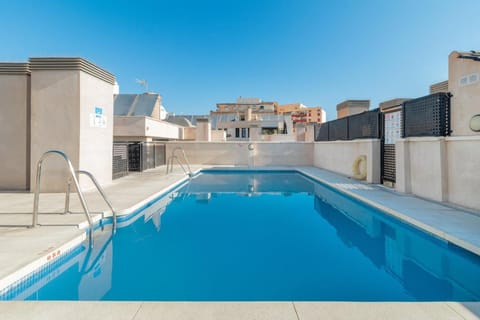Property building, Day, Swimming pool
