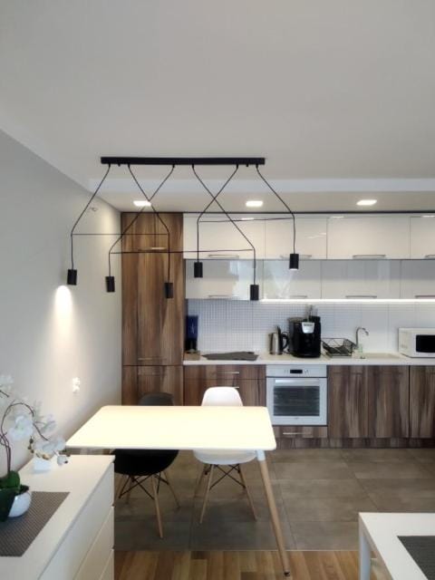 Coffee/tea facilities, Kitchen or kitchenette, Living room, Dining area