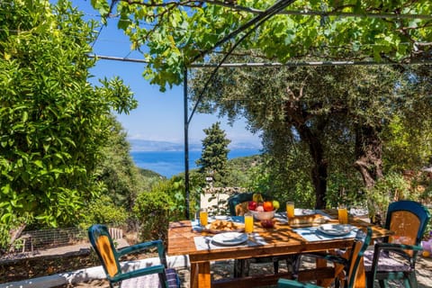 Natural landscape, Balcony/Terrace, Dining area, Sea view