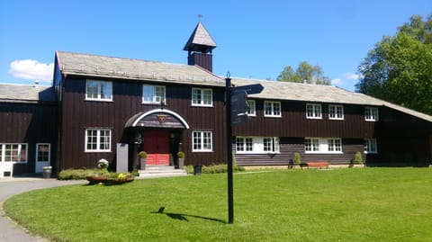 Facade/entrance