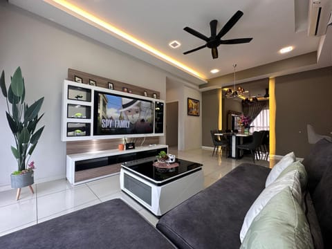 Communal lounge/ TV room, TV and multimedia, Living room, Seating area, Evening entertainment