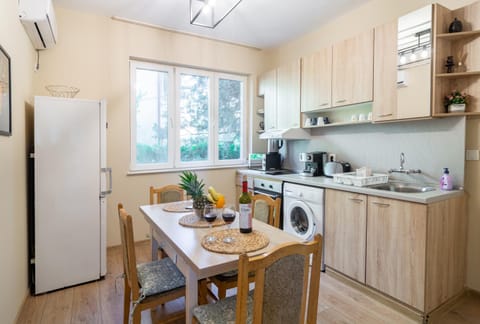 Coffee/tea facilities, minibar, toaster, washing machine