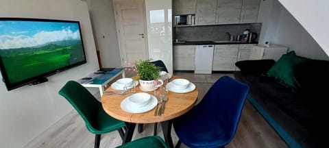 Communal lounge/ TV room, TV and multimedia, Kitchen or kitchenette, Living room, Seating area, Dining area, Evening entertainment, minibar, oven, pet friendly, stove