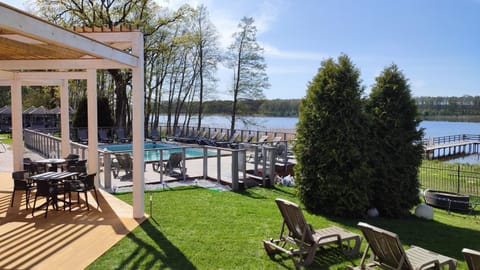 Garden, Balcony/Terrace, Lake view