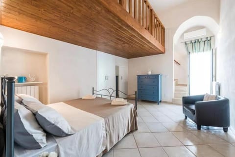 Bed, People, Photo of the whole room, Bedroom, Guests, Guests, children, young children, older children, group of guests, Family, Family