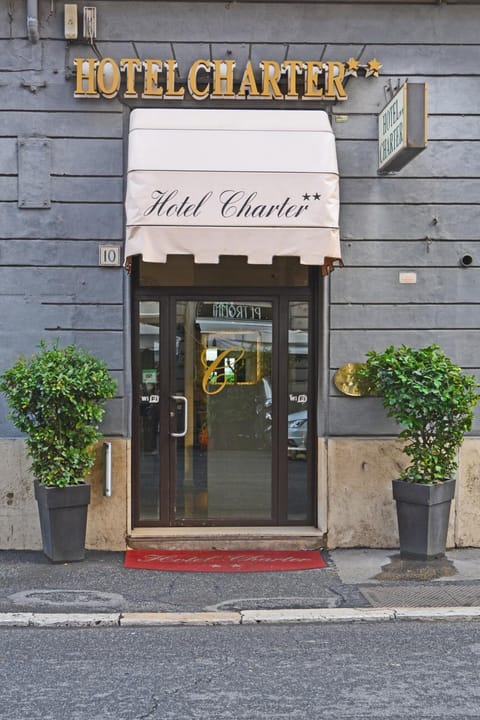 Facade/entrance