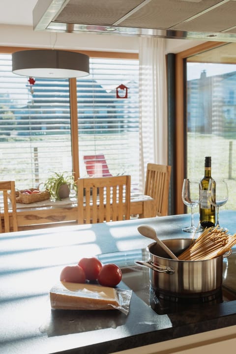 Kitchen or kitchenette, Dining area, kitchen
