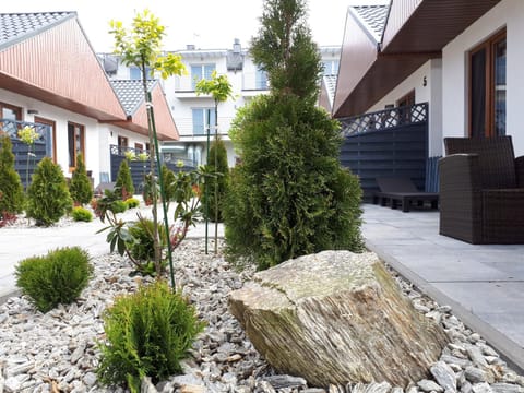 Property building, Facade/entrance, Balcony/Terrace