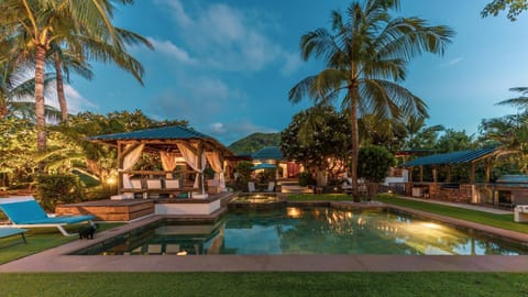 Natural landscape, Garden, Balcony/Terrace, Garden view, Mountain view, Pool view, Swimming pool, sunbed