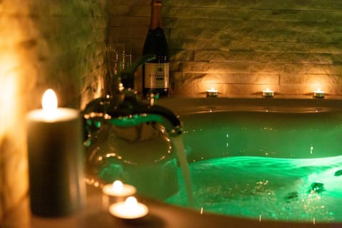 Massage, Spa and wellness centre/facilities, Drinks, Alcoholic drinks